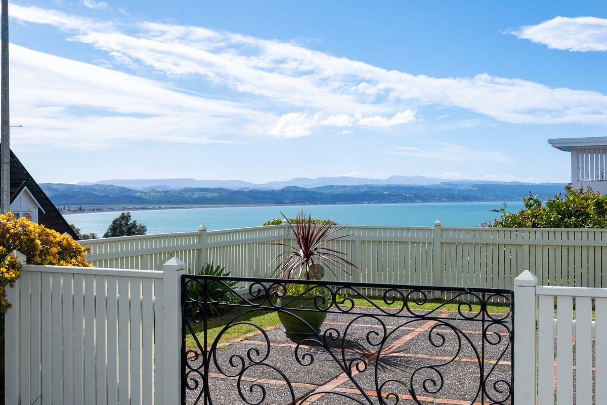 Fabulous family hill home - Ansicht 2