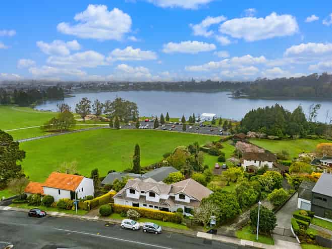 150 Lake Crescent, Hamilton Lake