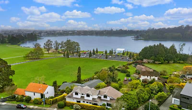 150 Lake Crescent, Hamilton Lake
