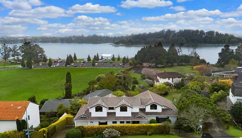 150 Lake Crescent, Hamilton Lake