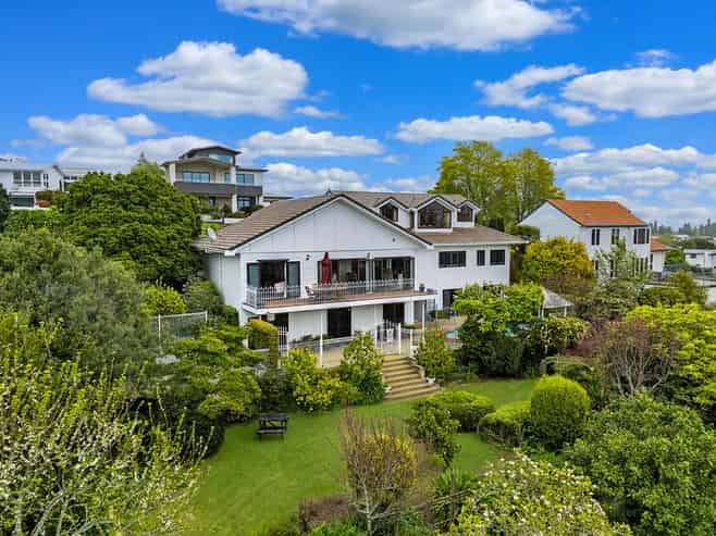 150 Lake Crescent, Hamilton Lake