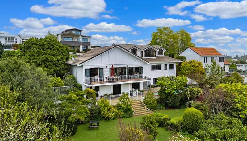 150 Lake Crescent, Hamilton Lake