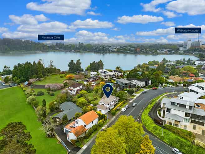 150 Lake Crescent, Hamilton Lake