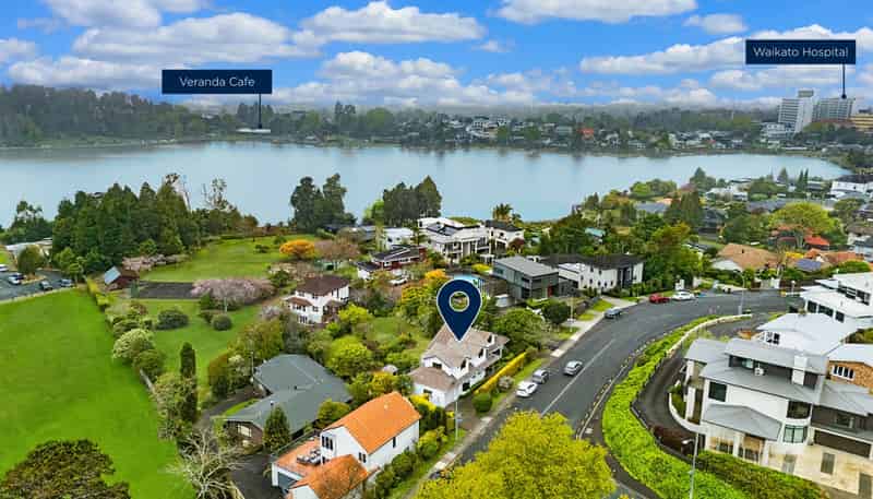 150 Lake Crescent, Hamilton Lake