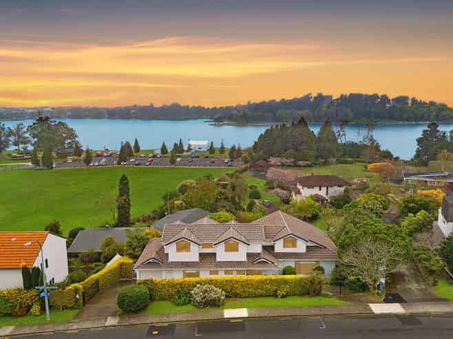 150 Lake Crescent, Hamilton Lake