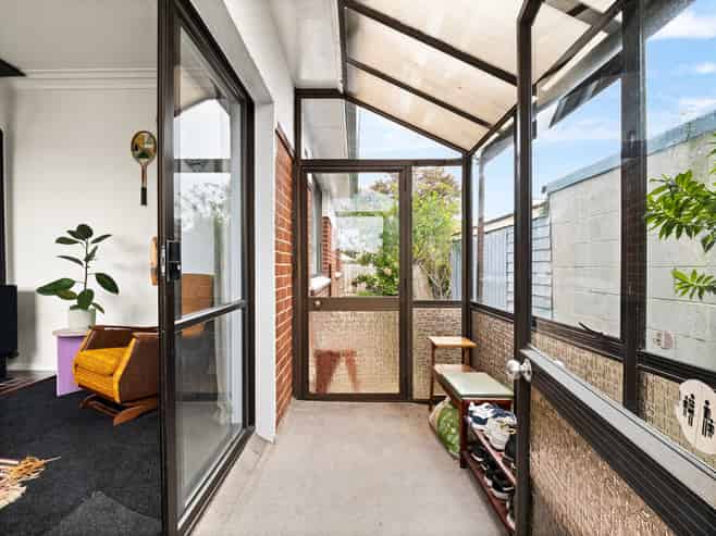 16 Eskvale Street, Saint Kilda
