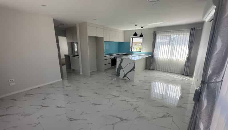 9A Forbes Road, Favona