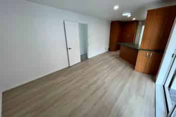 2A Perendale Close, Somerville