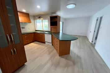 2A Perendale Close, Somerville