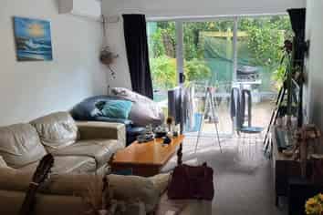 2/10 Martin Grove, Normandale
