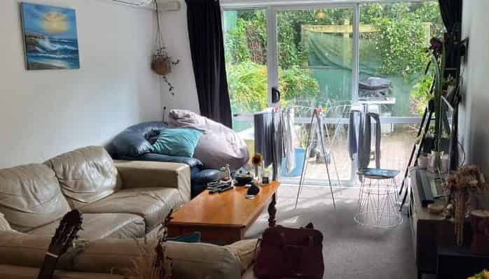 2/10 Martin Grove, Normandale