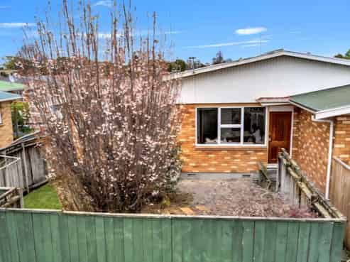 2/84 Linton Street, West End