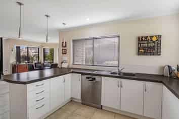 9 Barry Curtis Place, Levin