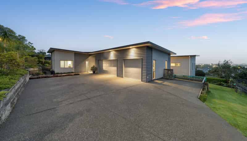 2 Stonedale Drive, Pukekohe
