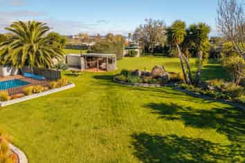 14 Collins Road, Richmond