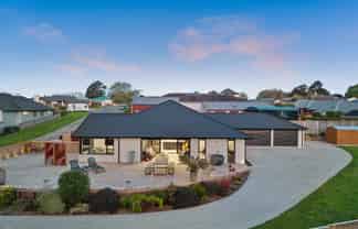 11 Meadowbrook Place, Buckland
