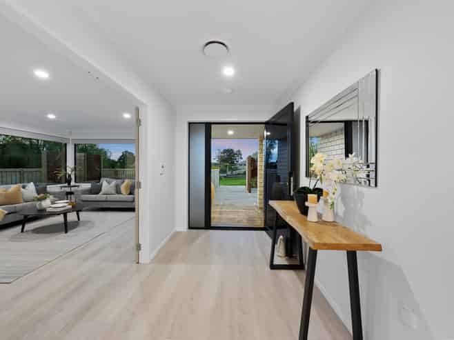 11 Meadowbrook Place, Buckland