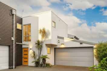 34C Packe Street, Edgeware