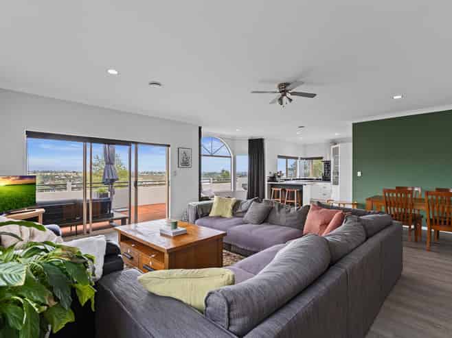 23 FINLAYSON PLACE, Welcome Bay