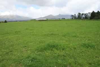 1996 Egmont Road, Inglewood