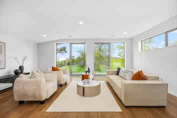 832A East Coast Road, Oteha