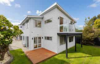 832A East Coast Road, Oteha