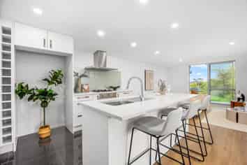832A East Coast Road, Oteha