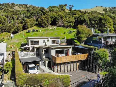 52 Tikao Bay Road, Wainui