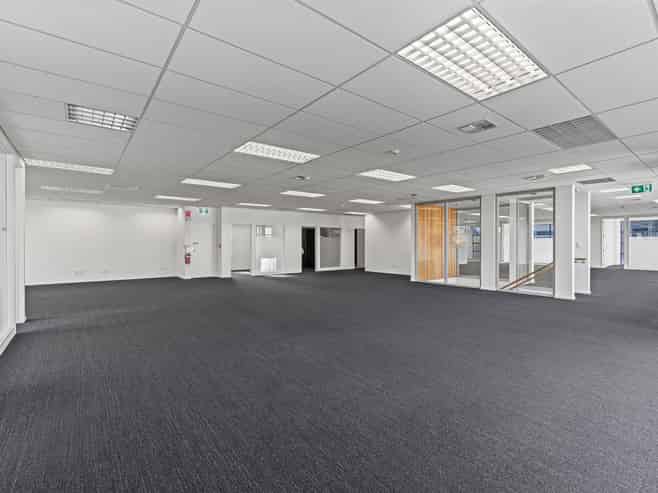 Riccarton | Office – Bright, Versatile, Parking