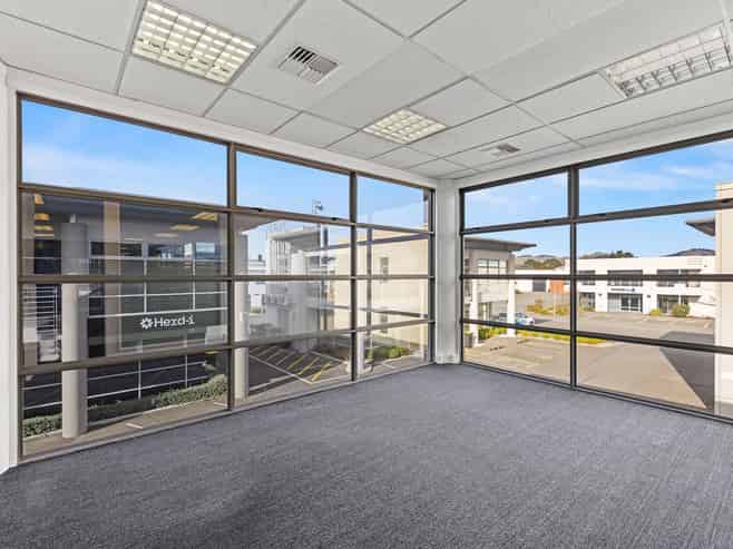 Riccarton | Office – Bright, Versatile, Parking