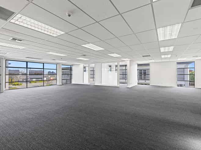 Riccarton | Office – Bright, Versatile, Parking