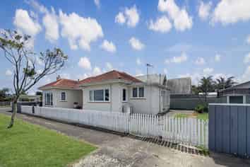 66 Salisbury Street, Levin