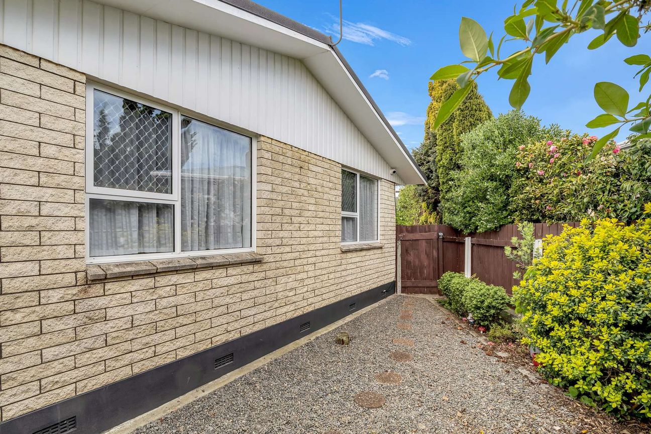 Double Glazed, Low Maintenance - Aanzicht 5