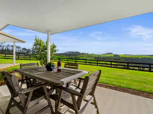 1518 Old North Road, Helensville