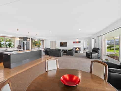 1518 Old North Road, Helensville