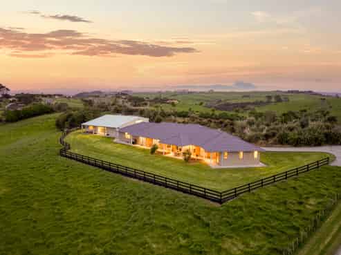 1518 Old North Road, Helensville