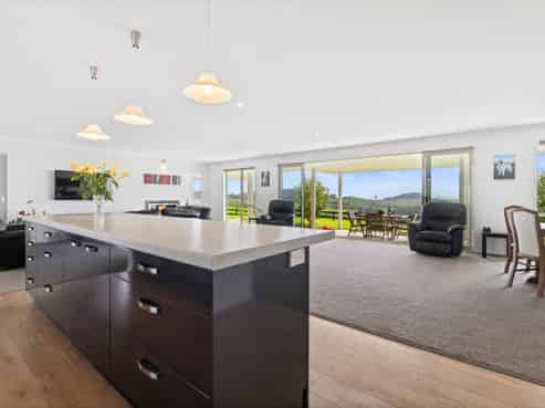 1518 Old North Road, Helensville