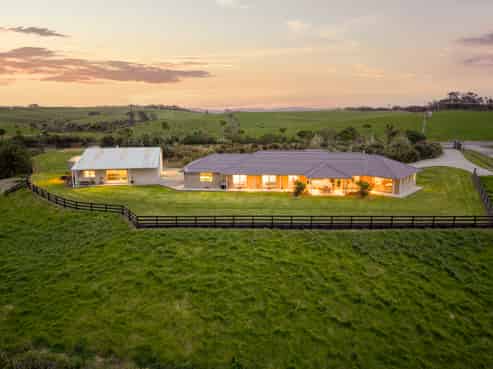 1518 Old North Road, Helensville