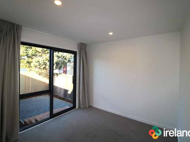 2/76 Wyon Street, Linwood