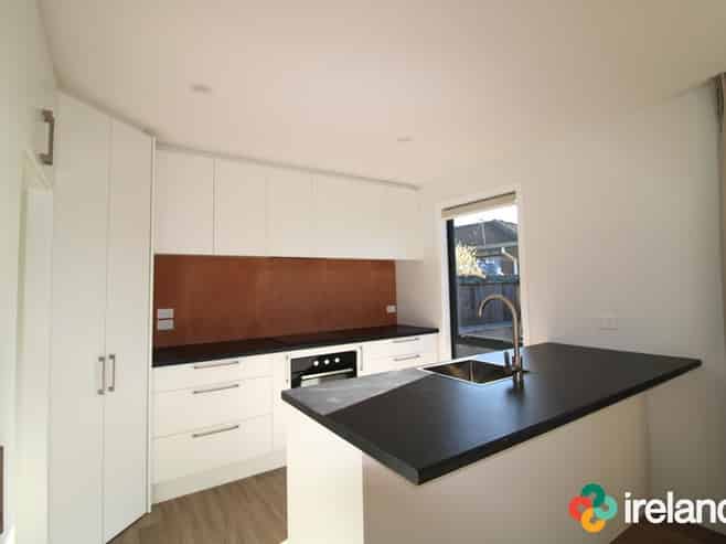 2/76 Wyon Street, Linwood
