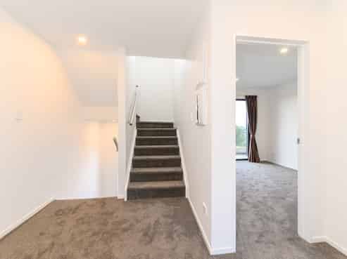 7/60 Triangle Road, Massey