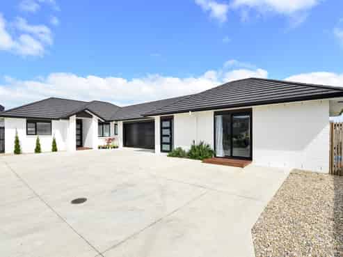 26 and 26A Tiro Place, Rototuna North