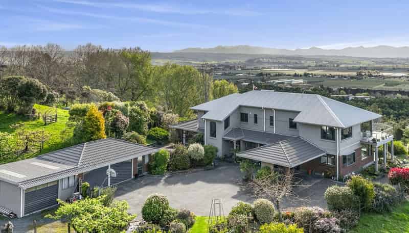 583 Hill Street South, Hope
