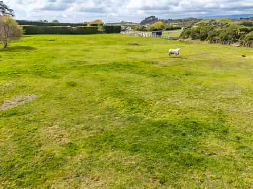 230 Peka Peka Road, Peka Peka