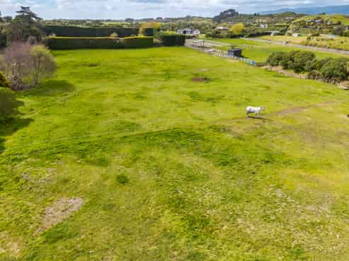 230 Peka Peka Road, Peka Peka