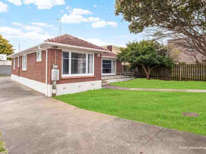 1137 New North Road, Mount Albert