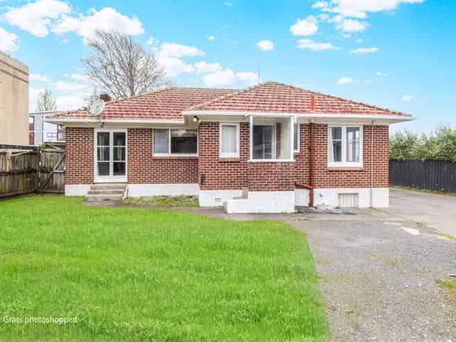 1137 New North Road, Mount Albert