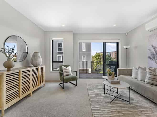 5/35 Marine Parade, Hobsonville