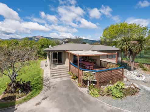 283 Seaview Road, Stoke