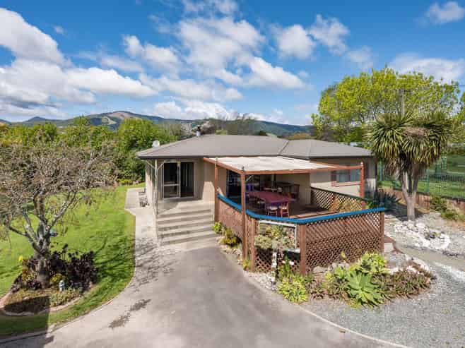 283 Seaview Road, Stoke